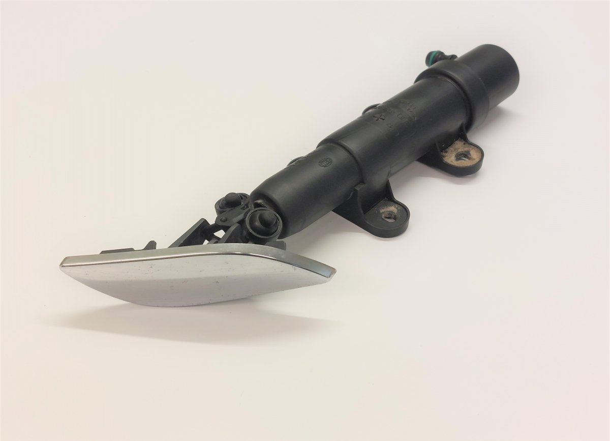 Skoda Superb (3T) Headlight washer nozzle — left Headlight washer nozzle — left — SKODA SUPERB I...