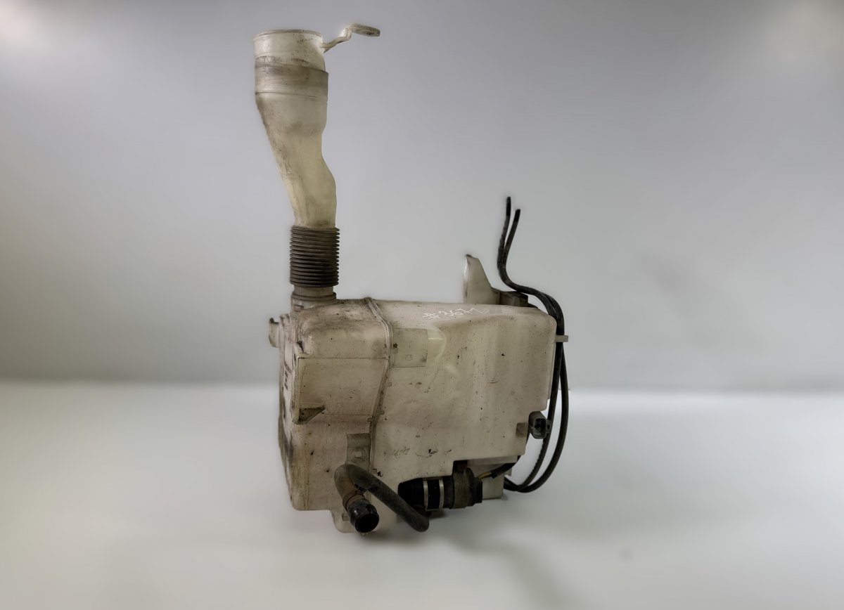 Subaru Impreza / WRX Windscreen washer reservoir Windscreen washer reservoir — SUBARU IMPREZA (G...