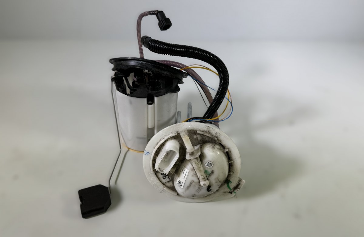 Volkswagen Passat (B7) Fuel feed pump Fuel feed pump — VW PASSAT B7 / ALLTRACK (2010-...