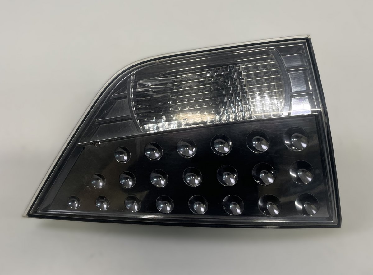Mitsubishi Outlander Inner tail light — left Inner tail light — left — MITSUBISHI OUTLANDER ...