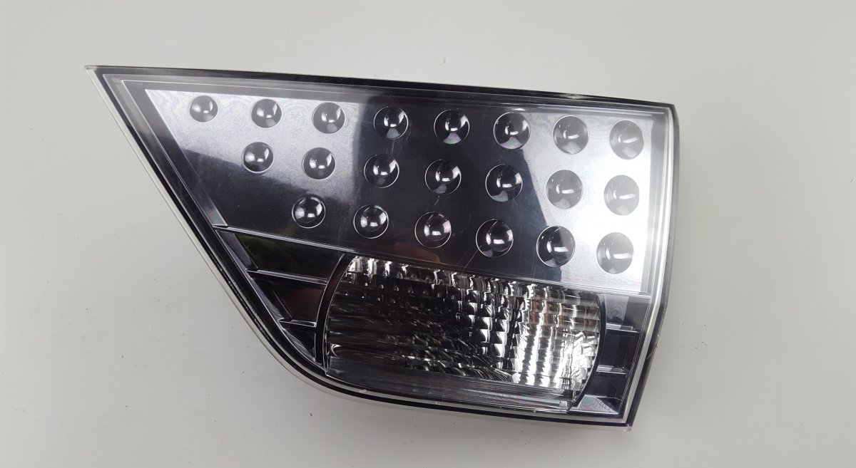 Mitsubishi Outlander Inner tail light — right Inner tail light — right — MITSUBISHI OUTLANDER...