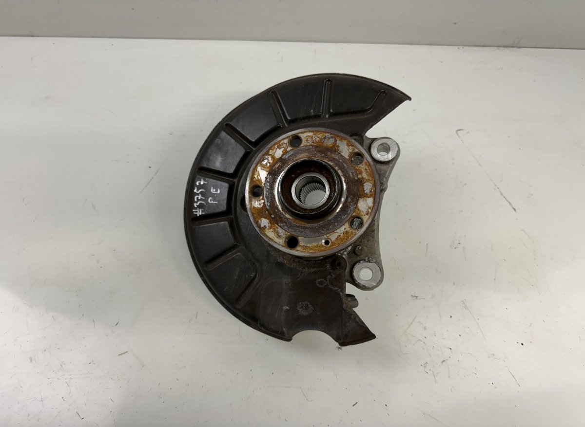Volkswagen Passat (B7) Wheel bearing housing — front right Wheel bearing housing — front right — VW PASSAT...