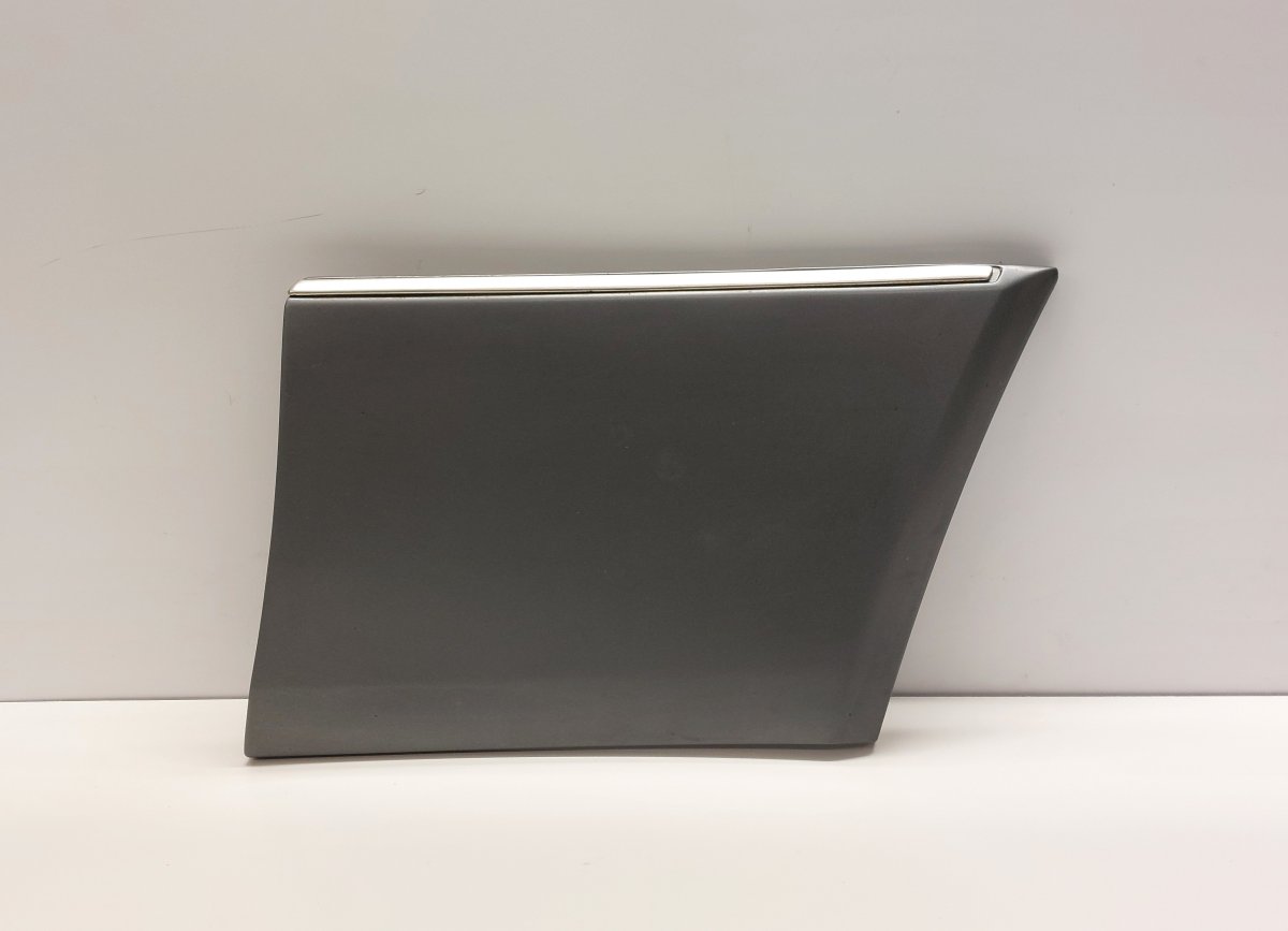 Mercedes-Benz 200 - 500 / E (W124) Fender moulding front Right Fender moulding front Right — MERCEDES-BENZ E-C...