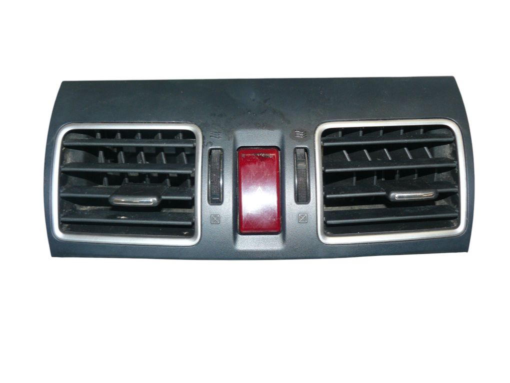 Subaru Forester Centre air vent — front Centre air vent — front — SUBARU FORESTER (SJ) ...