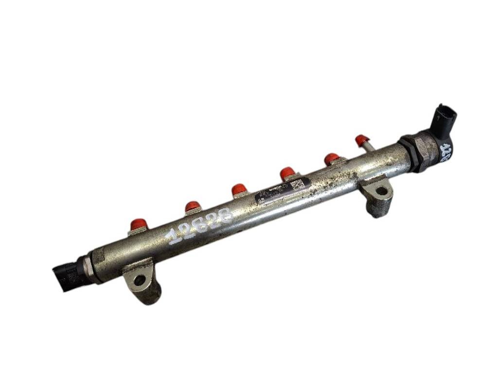 Chevrolet Captiva Fuel Distributor / fuel rail Fuel distributor / fuel rail — CHEVROLET CAPTIV...