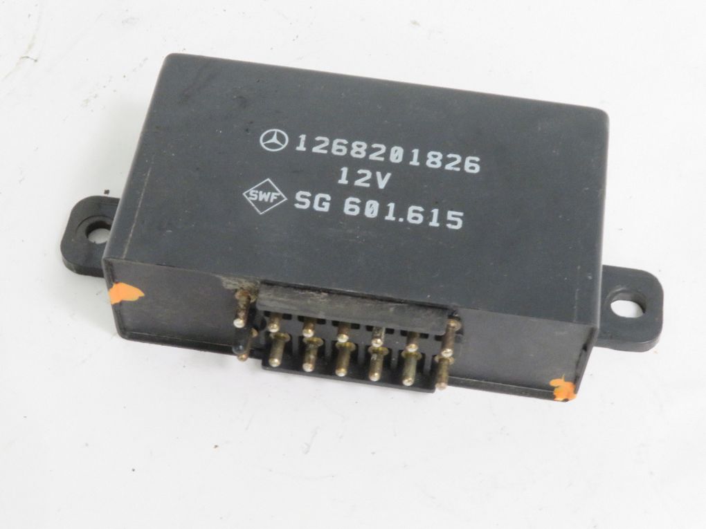 Mercedes-Benz 200 - 500 / E (W124) Seat control unit