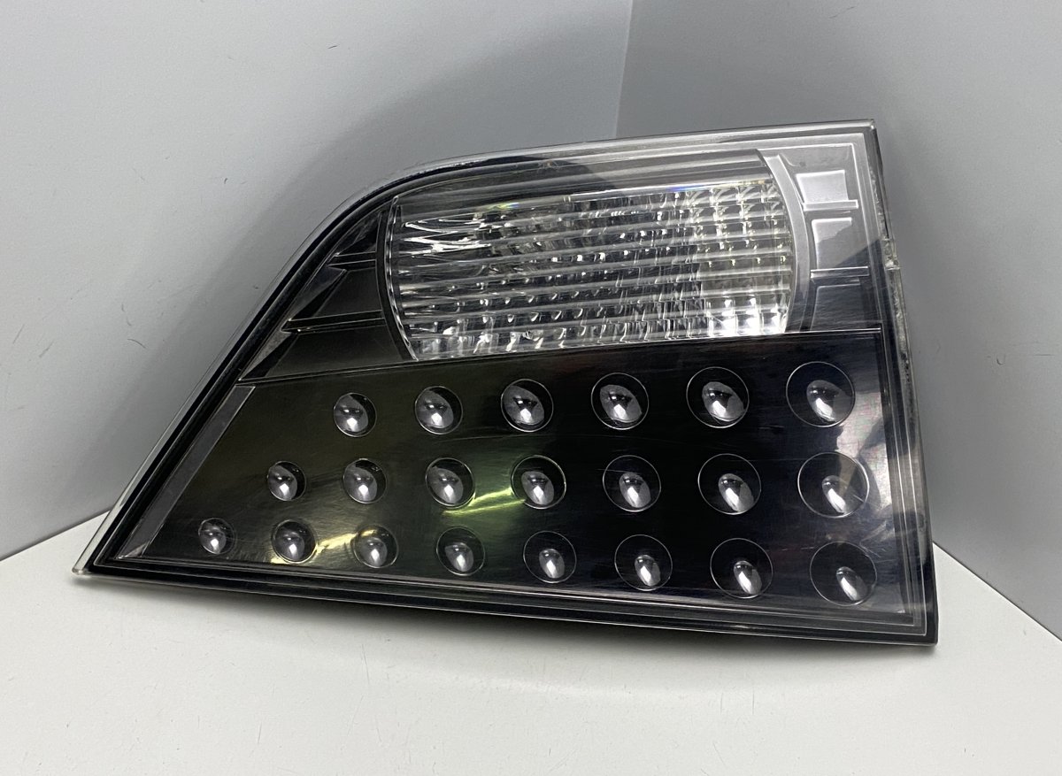 Mitsubishi Outlander Inner tail light — left Inner tail light — left — MITSUBISHI OUTLANDER ...