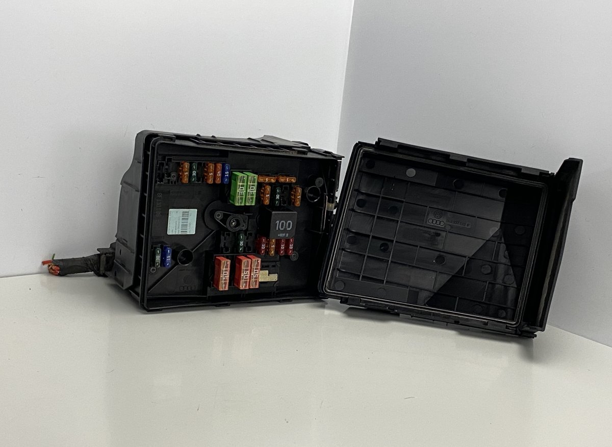 Skoda Superb (3T) Fuse box Fuse box — SKODA SUPERB II (3T4, 3T5) (2008-201...