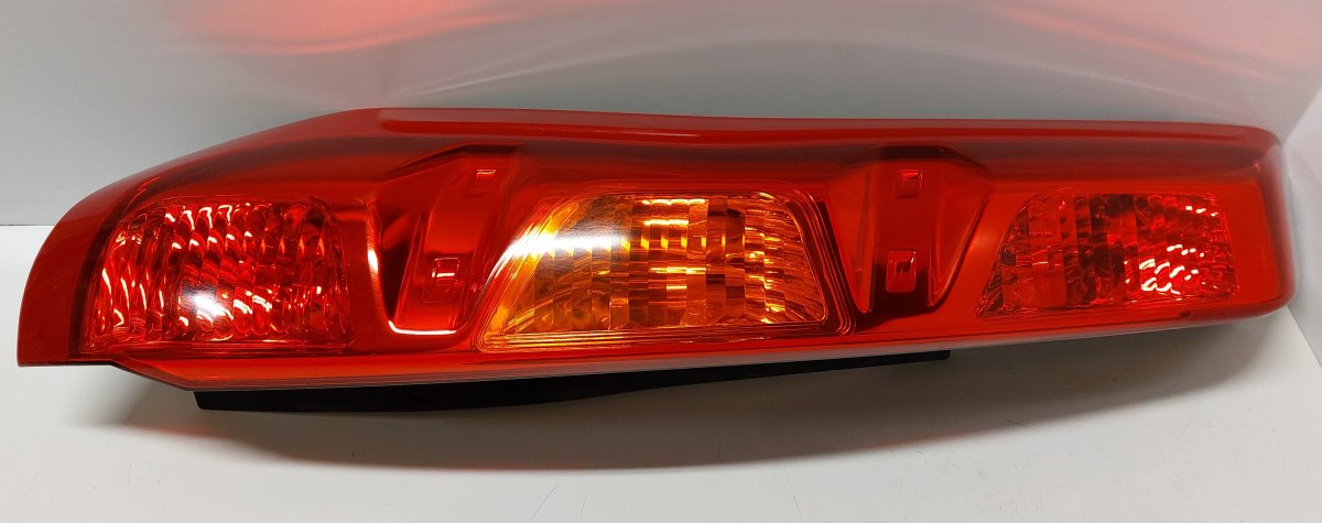 Nissan X-Trail Left Rear Light Left rear light — NISSAN X-TRAIL II (T31) (2007...