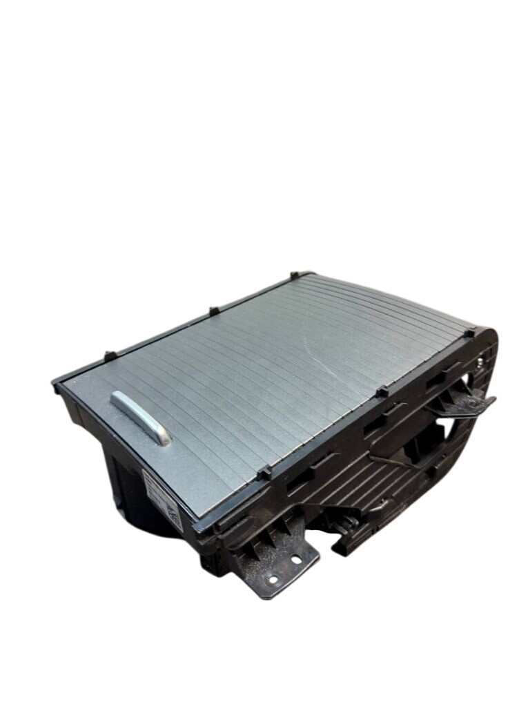 Land Rover Range Rover Evoque Cup holder — front Cup holder — front — LAND ROVER EVOQUE I (L538)...