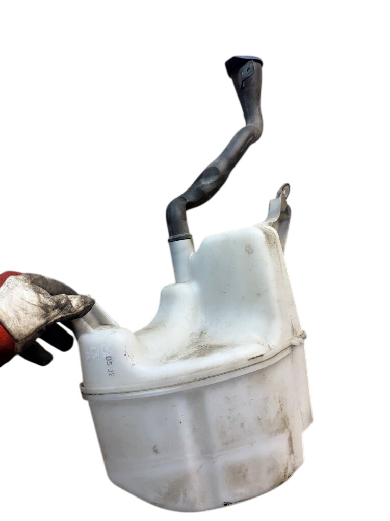 Volvo S60 Windscreen washer reservoir Windscreen washer reservoir — VOLVO S60 II / V6...