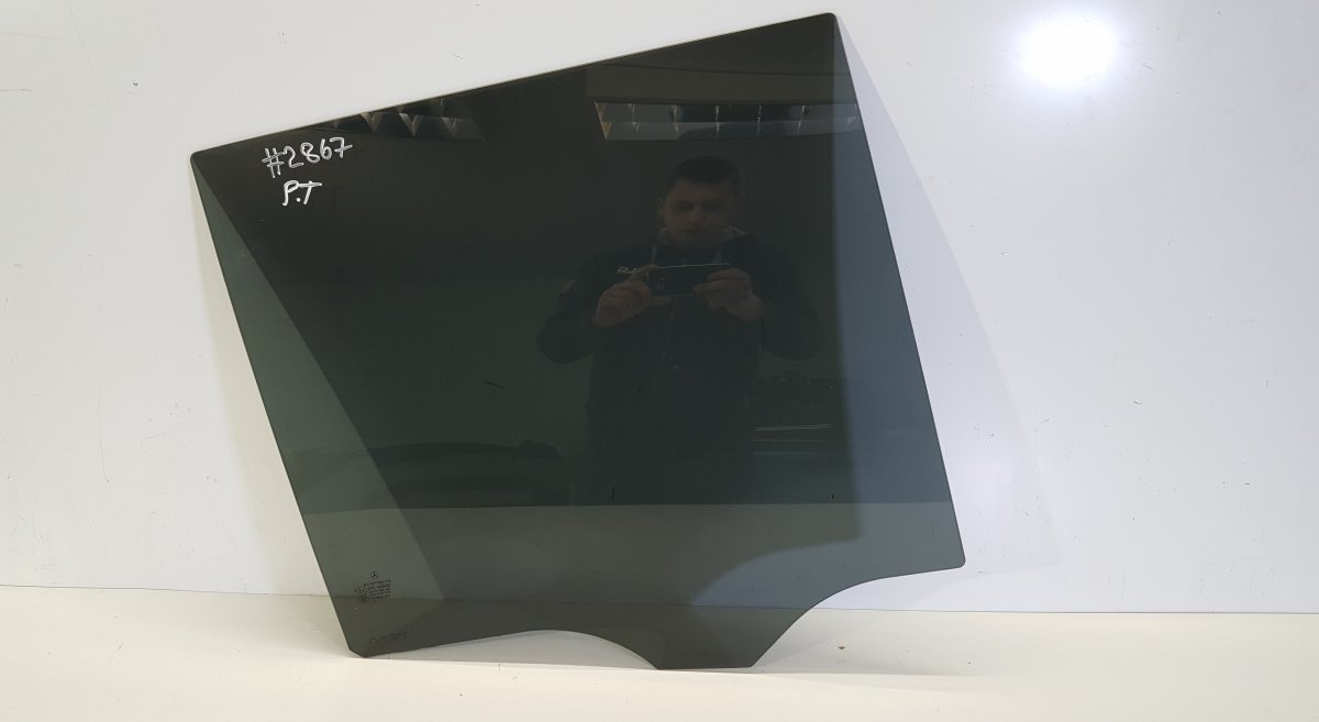 Mercedes-Benz A (W176) Door window glass — rear right Door window glass — rear right — MERCEDES-BENZ ...