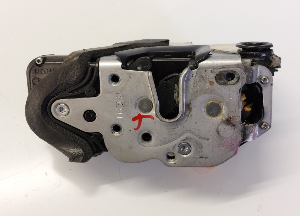 Opel Mokka (A) Door lock — rear left Door lock — rear left — OPEL MOKKA A (J13) (201...