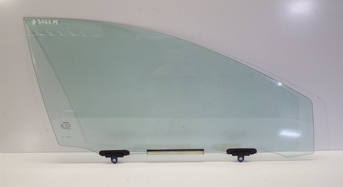 Toyota Auris Door window glass — front right Door window glass — front right — TOYOTA AURIS ...