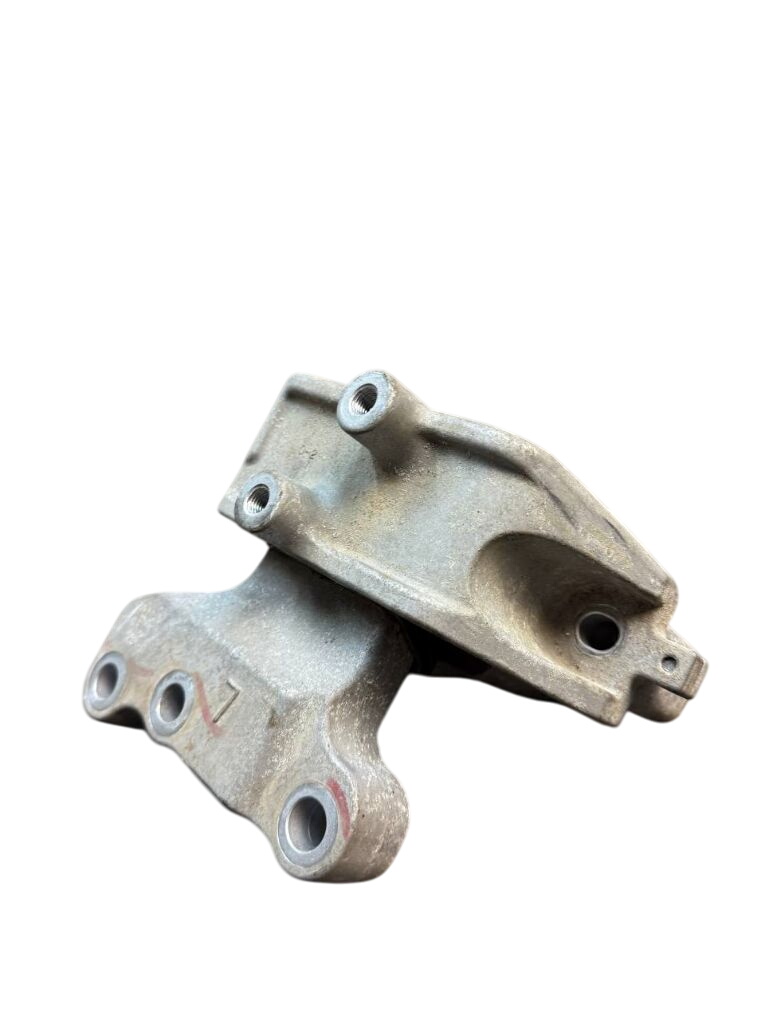 Mitsubishi Outlander Right Side Engine Mount Right Side Engine Mount — MITSUBISHI OUTLANDER ...