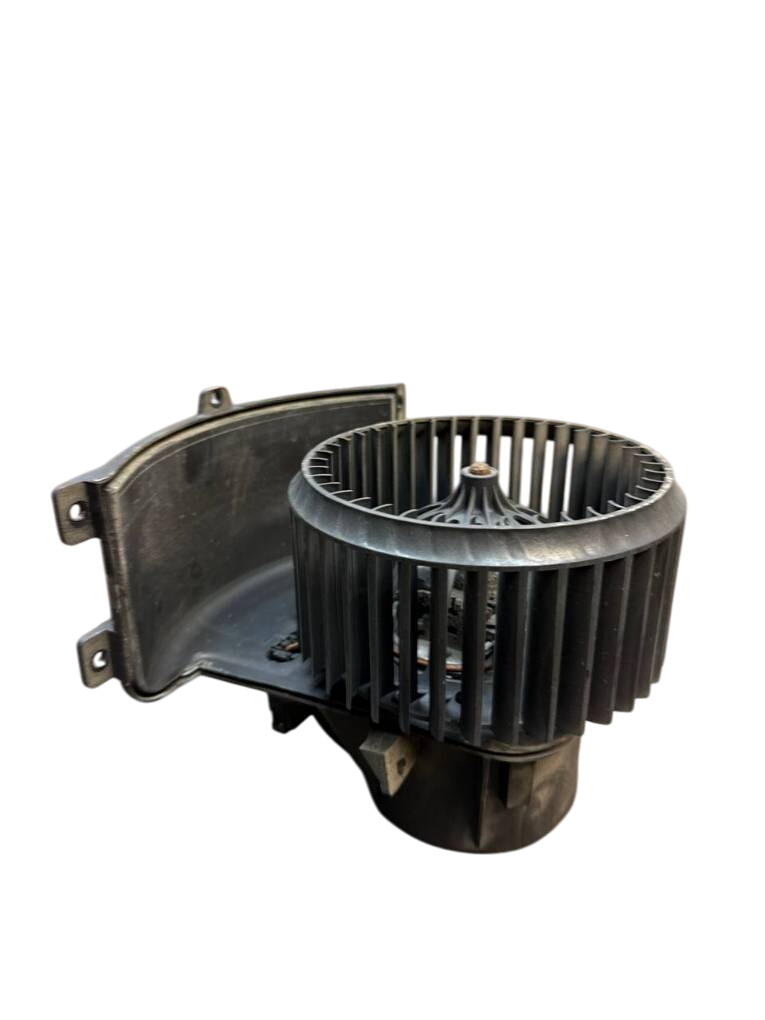 Volkswagen Transporter (T5, Caravelle, Multivan) Heater Blower Motor Heater blower motor — VW TRANSPORTER T5 / MULTI...