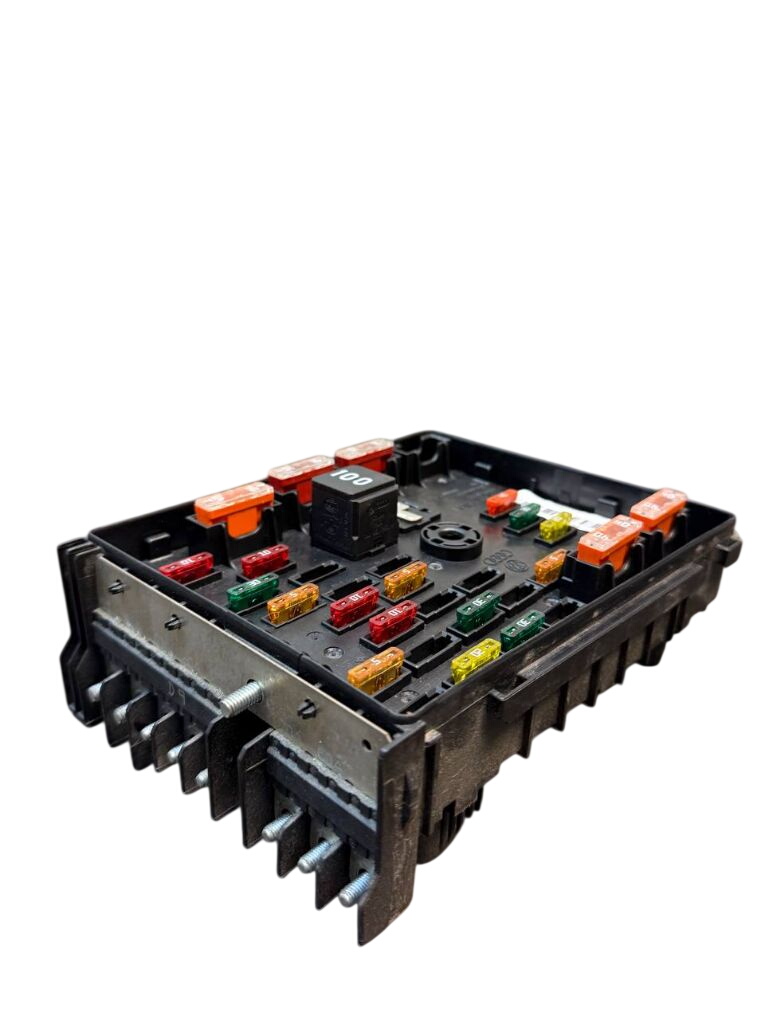 Volkswagen Passat (B7) Fuse box Fuse box — VW PASSAT B7 / ALLTRACK (2010-2015) ...