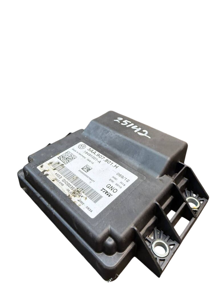 Volkswagen Passat (B7) Parking brake control unit Parking brake control unit — VW PASSAT B7 / ALL...