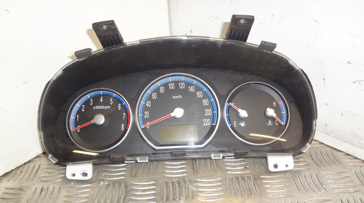 Hyundai Santa Fe instrument cluster Instrument cluster — HYUNDAI SANTA FE II (CM, N...