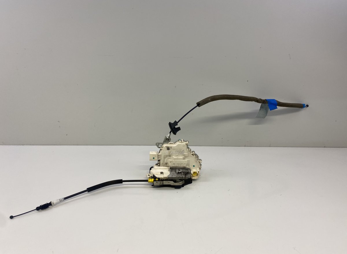 Audi A1 (8X) Door lock — front left Door lock — front left — AUDI A1 (8X1, 8XK, 8XA...