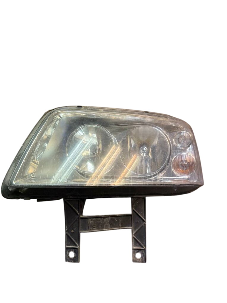 Volkswagen Transporter (T5, Caravelle, Multivan) Left headlight Left headlight — VW TRANSPORTER T5 / MULTIVAN (...