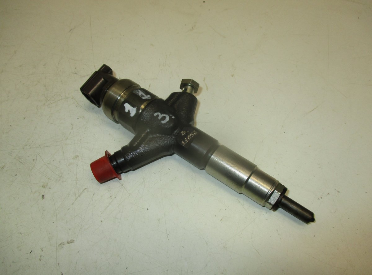Subaru Legacy Fuel Injector Fuel injector — SUBARU LEGACY IV / Outback (200...