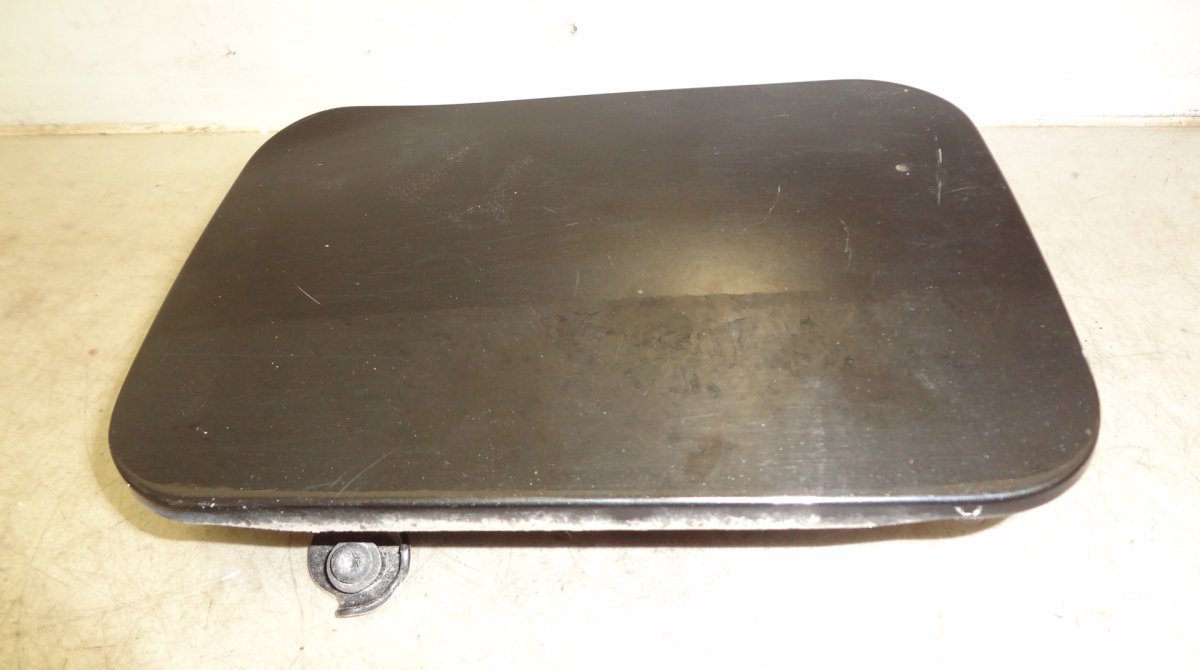 Nissan X-Trail Fuel filler flap