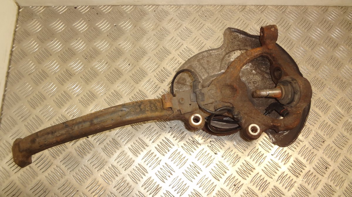 Chrysler 300C Wheel bearing housing — front left