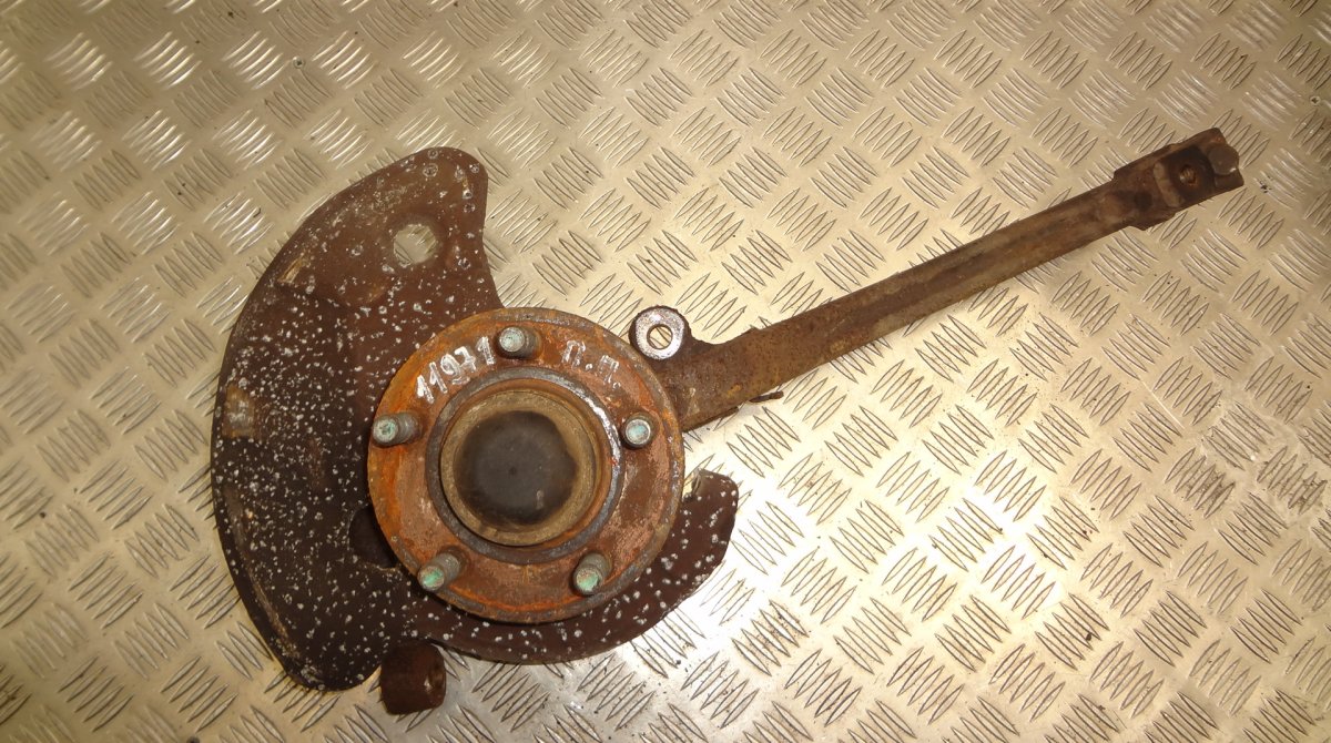 Chrysler 300C Wheel bearing housing — front right