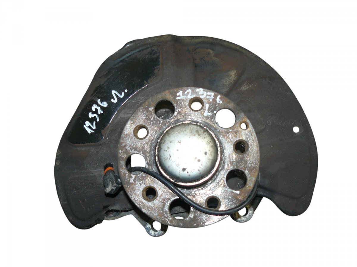 Mercedes-Benz A (W169) Wheel bearing housing — front left