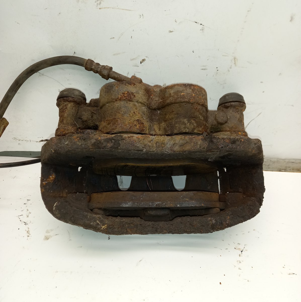 Mercedes-Benz Viano / Vito (W639) Brake caliper — front right