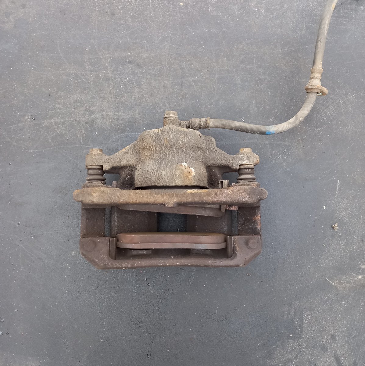 Honda CR-V Brake caliper — front right