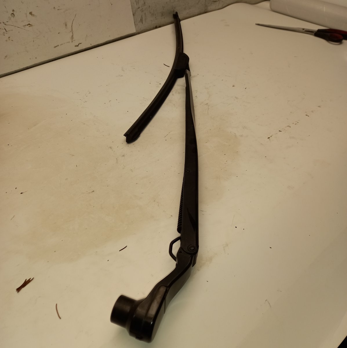 Jeep Grand Cherokee (WK) Windscreen wiper arm — right Windscreen wiper arm — right — JEEP GRAND CHERO...