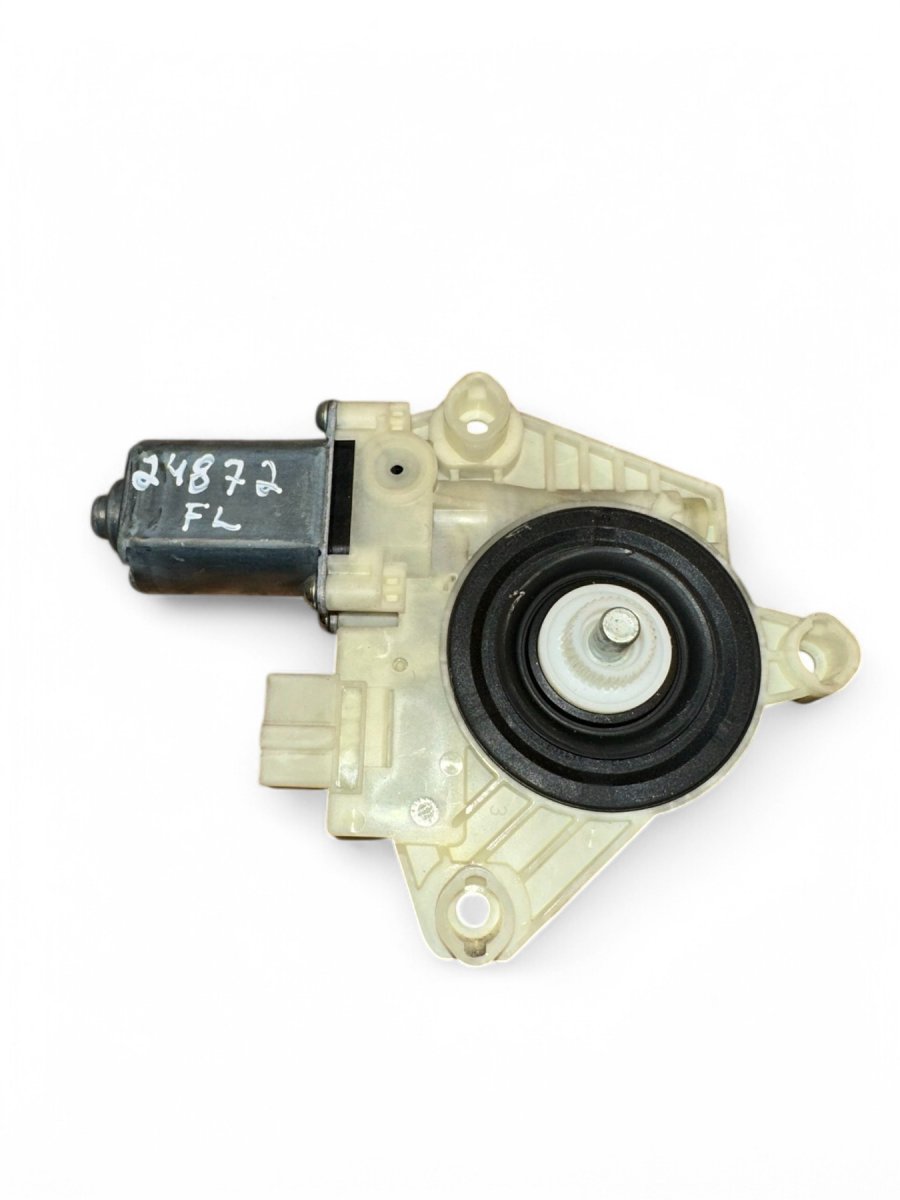 Mercedes-Benz A (W176) Window regulator motor — front left