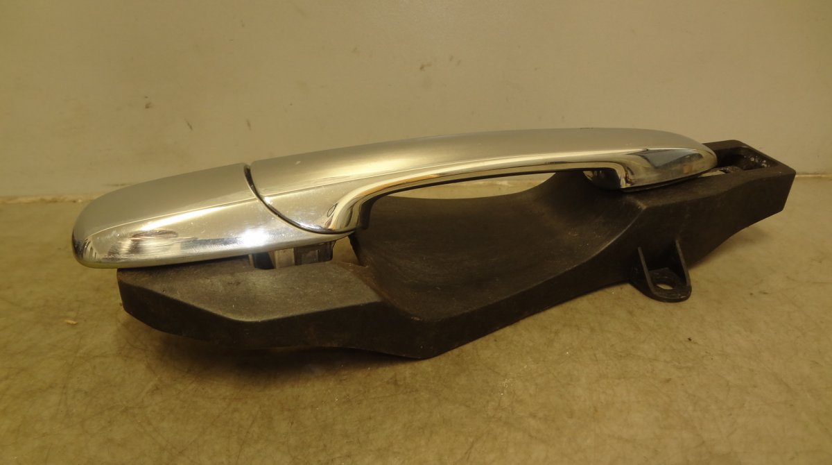 Mazda CX-7 Exterior door handle — rear right