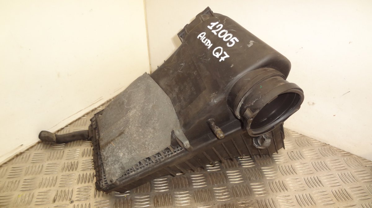 Audi Q7 (4L) Air filter housing