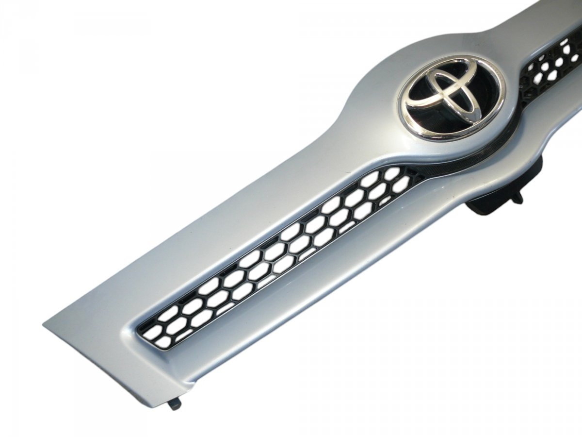 Toyota Corolla Verso Radiator Grille Radiator grille — TOYOTA COROLLA Verso II (AR10...