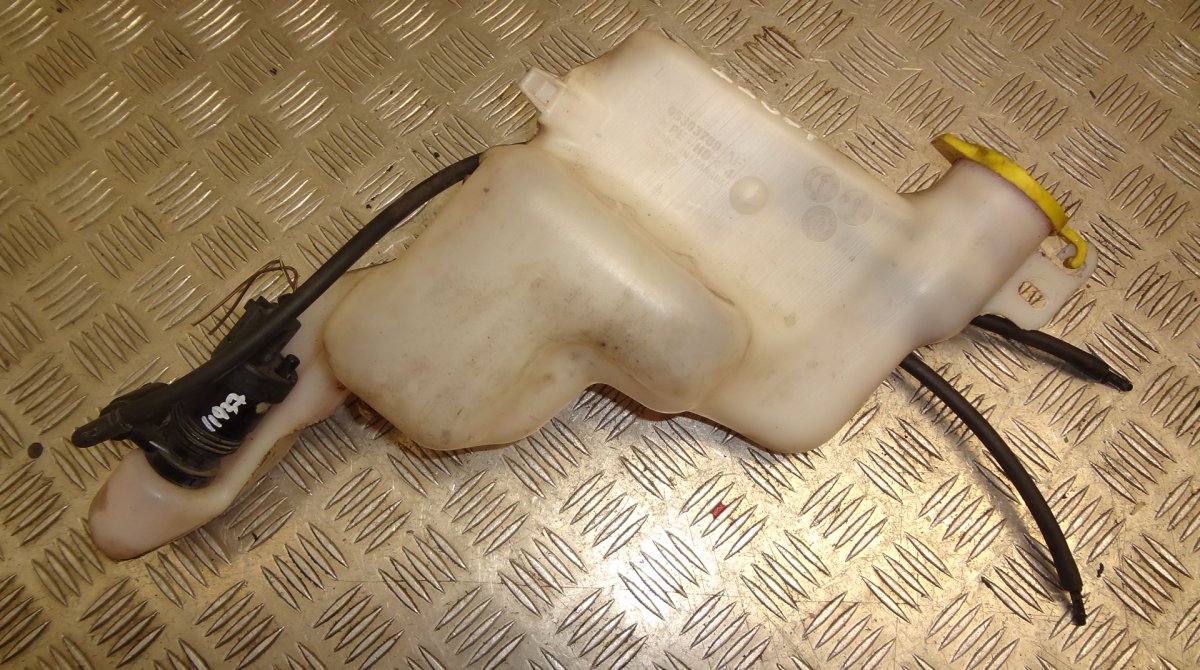 Jeep Compass Windscreen washer reservoir Windscreen washer reservoir — JEEP COMPASS I (P...