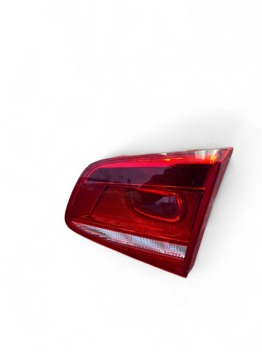 Volkswagen Passat (B7) Inner tail light — right Inner tail light — right — VW PASSAT B7 / ALLTR...