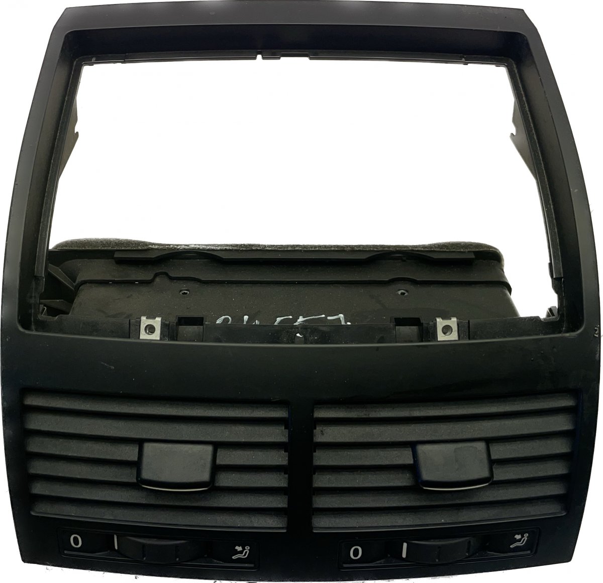Volkswagen Touareg Centre air vent — front