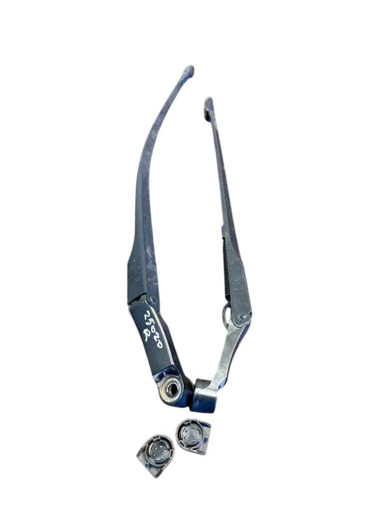 Toyota Avensis (T27) Windscreen wiper arm — right Windscreen wiper arm — right — TOYOTA AVENSIS (...