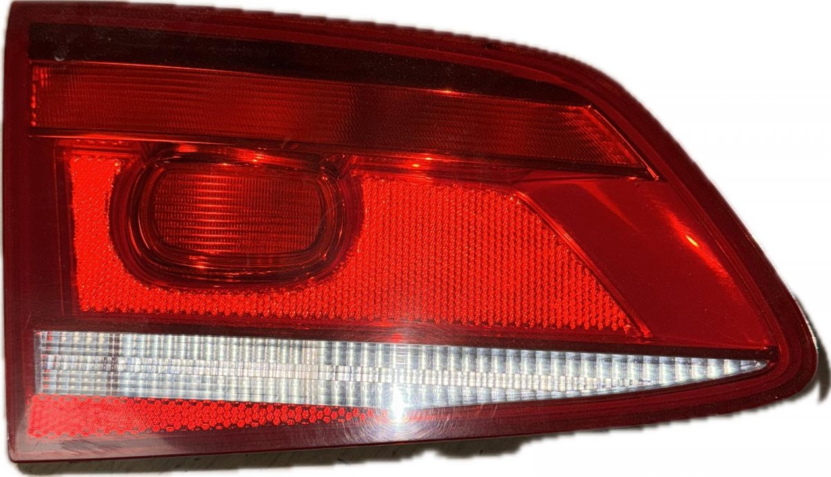 Volkswagen Passat (B7) Inner tail light — left Inner tail light — left — VW PASSAT B7 / ALLTRA...