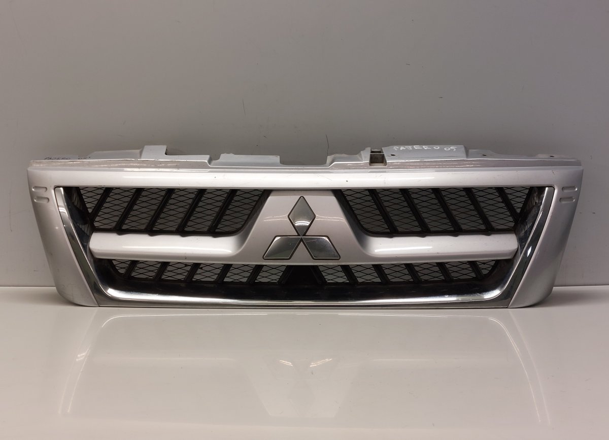 Mitsubishi Pajero Radiator Grille Radiator grille — MITSUBISHI PAJERO III (V60, V...