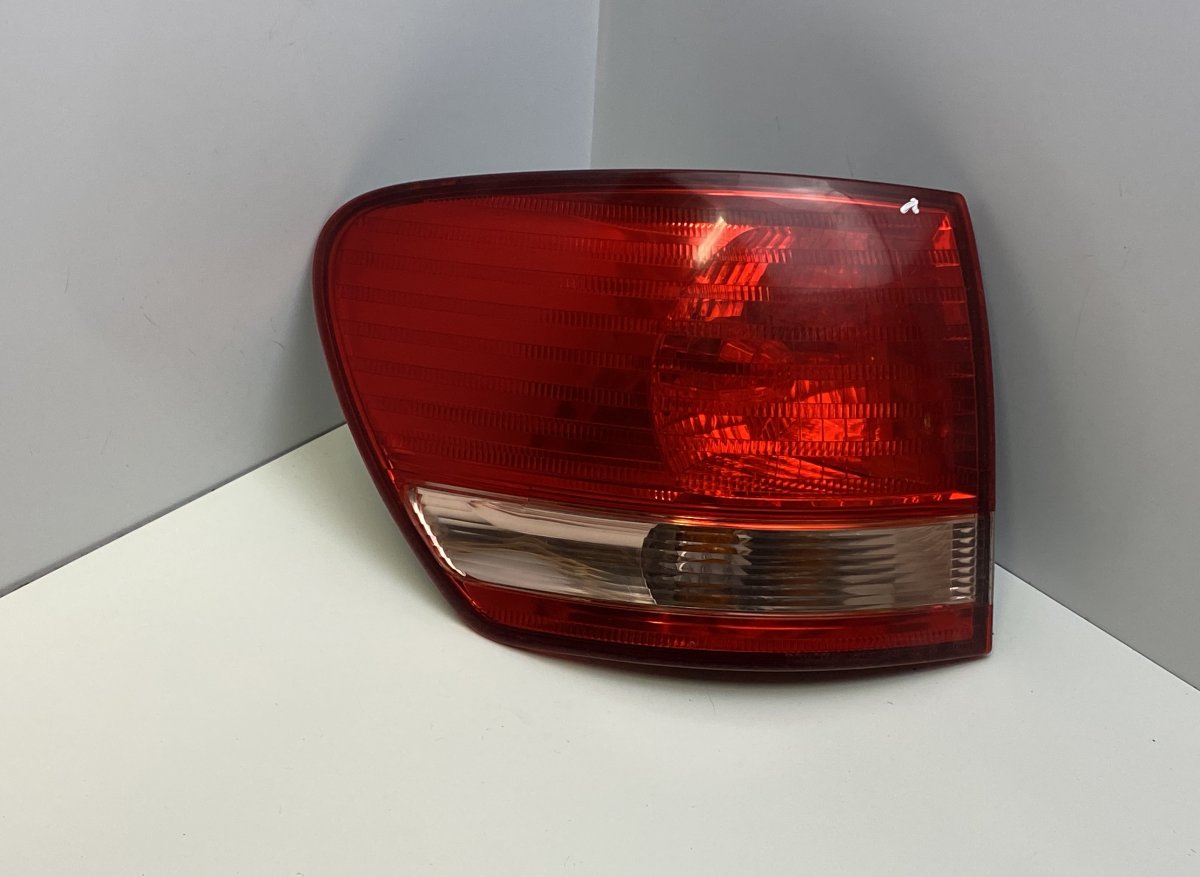 Toyota Avensis Verso Left Rear Light