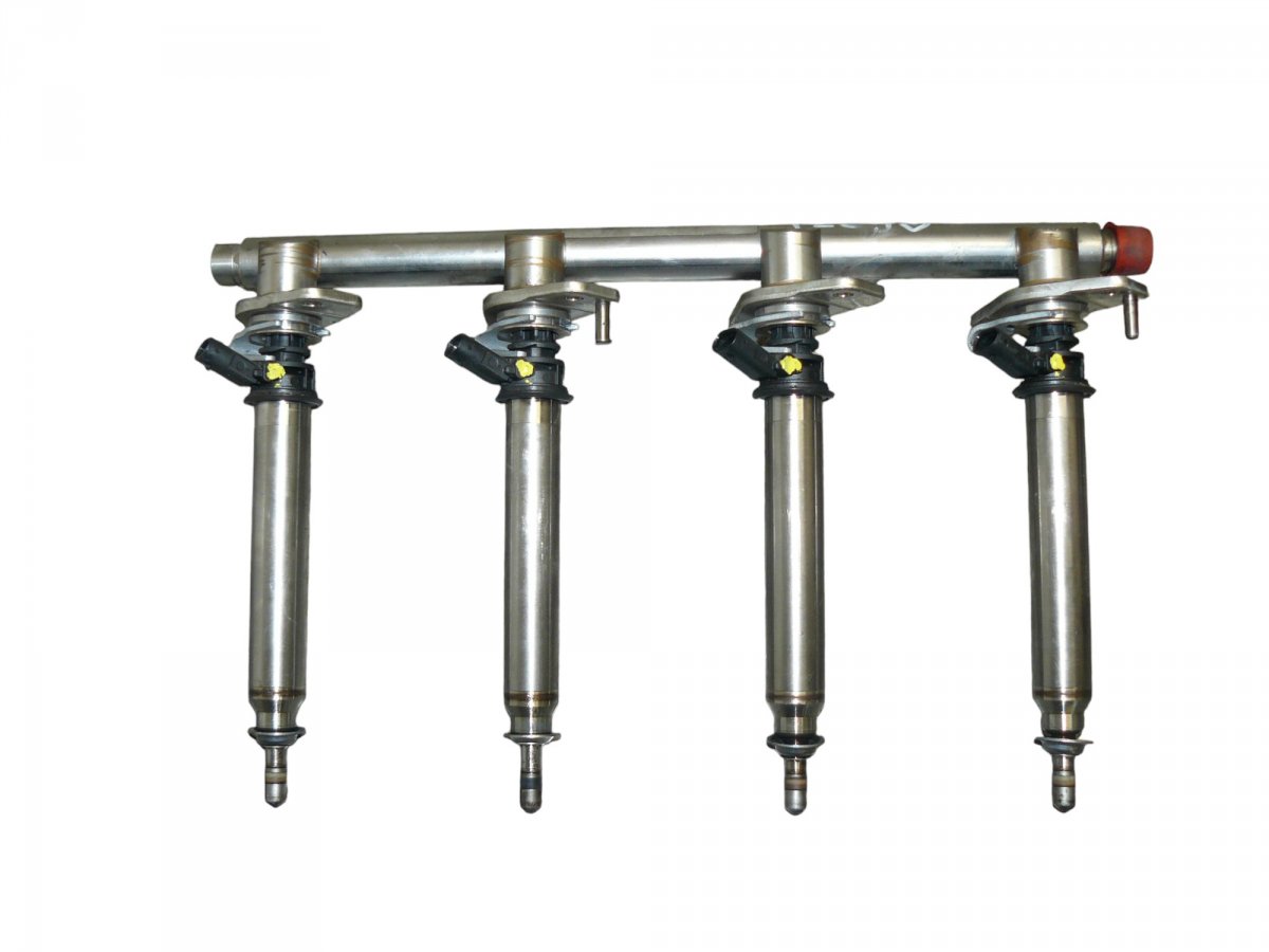 Mercedes-Benz CLA (C117) Fuel Distributor / fuel rail Fuel distributor / fuel rail — MERCEDES-BENZ CL...