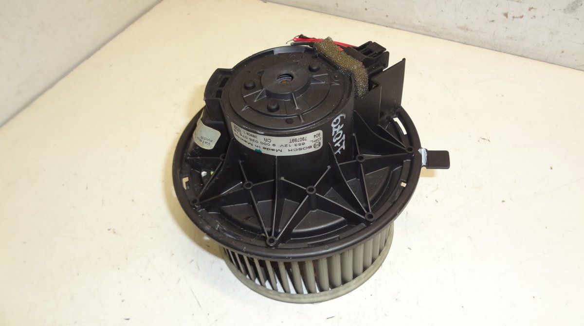 Jeep Cherokee / Liberty (KJ) Heater Blower Motor Heater blower motor — JEEP CHEROKEE III / LIBER...