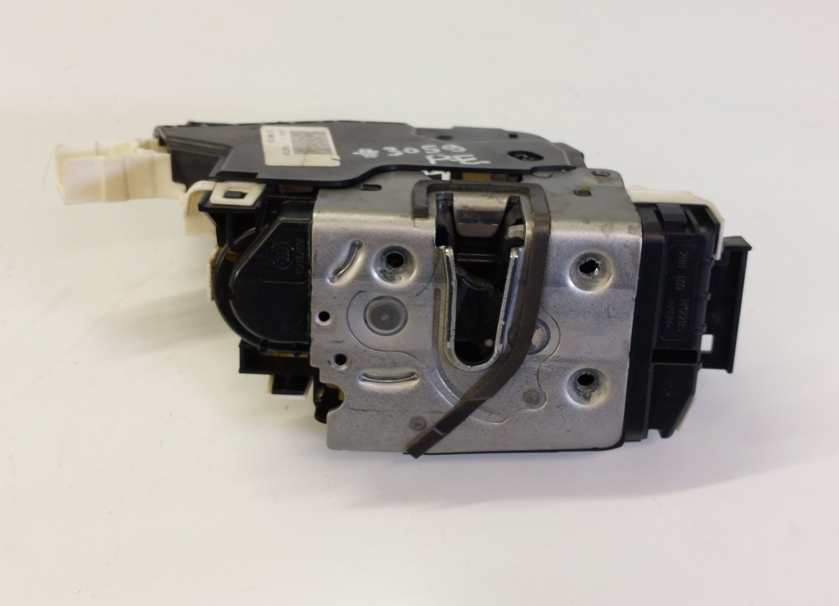 Mercedes-Benz GLA (X156) Door lock — front right Door lock — front right — MERCEDES-BENZ GLA I (...