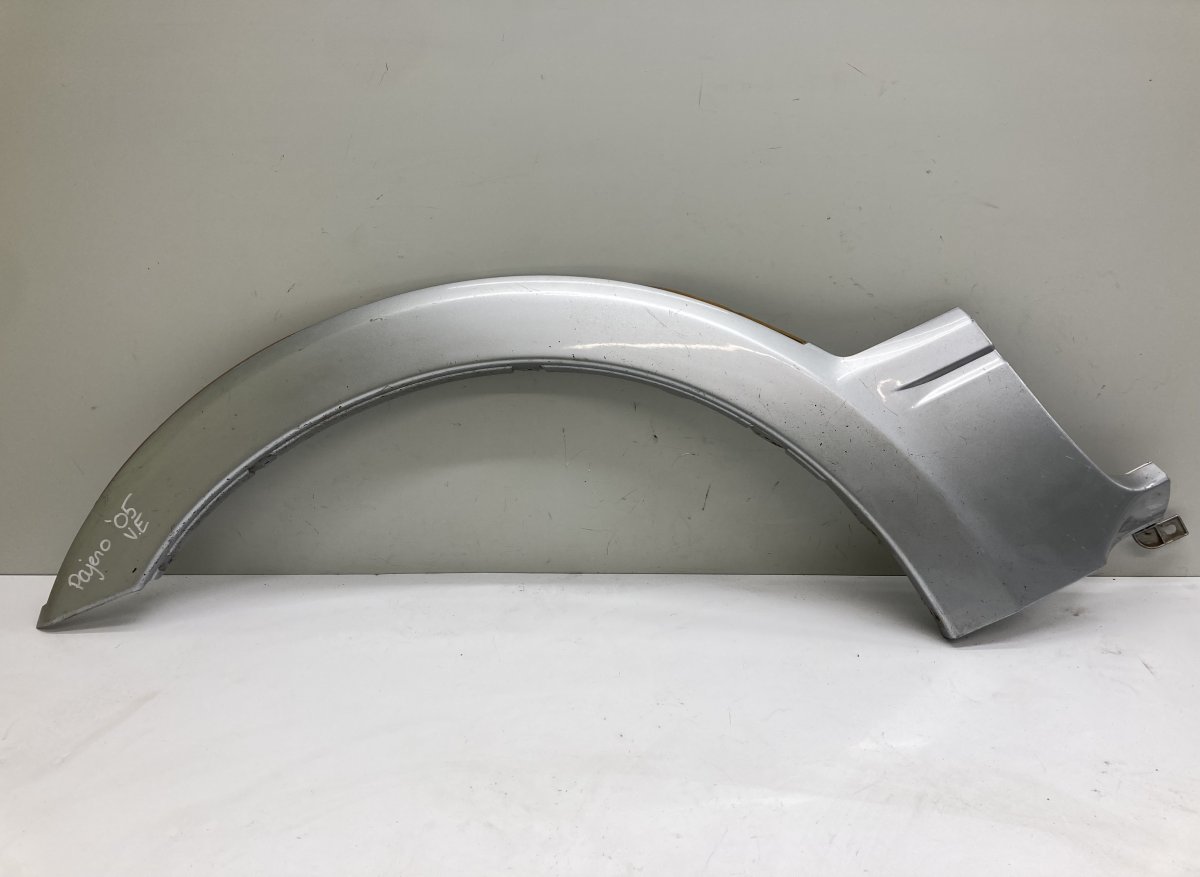 Mitsubishi Pajero Fender Flare Front Left Fender Flare Front Left — MITSUBISHI PAJERO III...