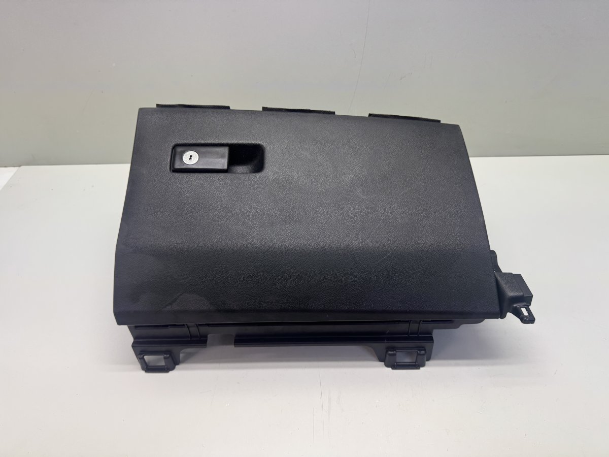 Kia Sportage Complete Glove Compartment Complete glove compartment — KIA SPORTAGE IV (Q...