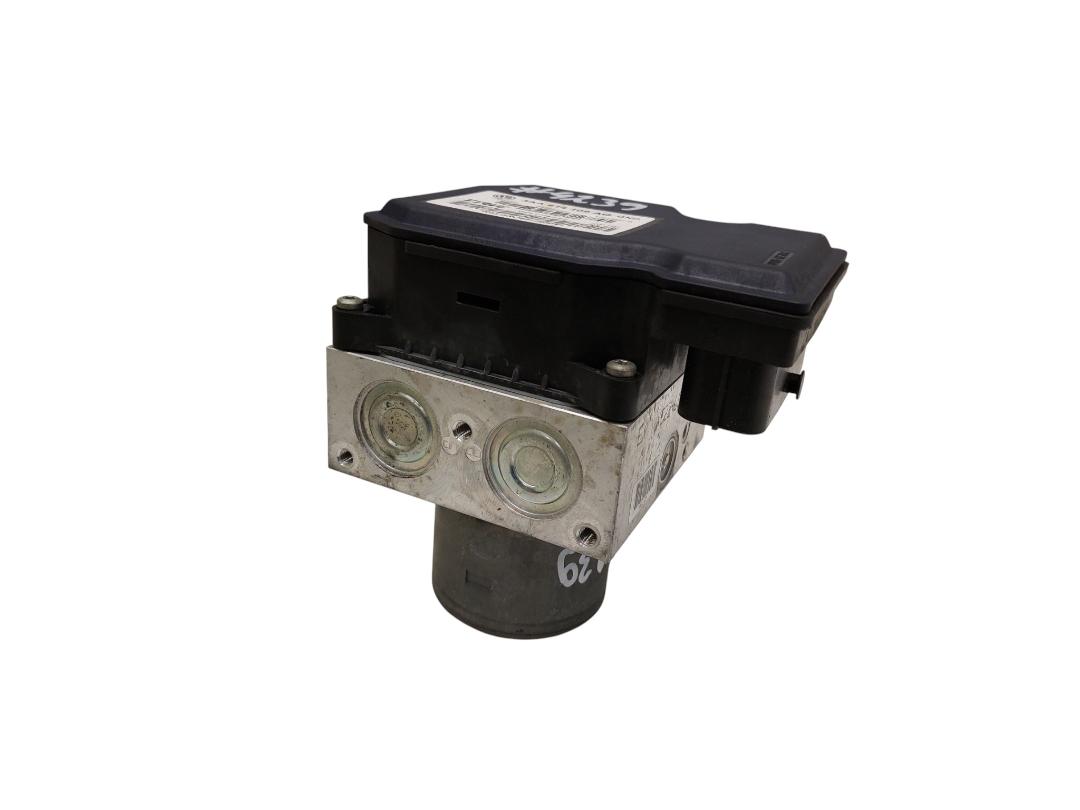 Volkswagen Passat (B7) ABS hydraulic unit / pump ABS hydraulic unit / pump — VW PASSAT B7 / ALLT...